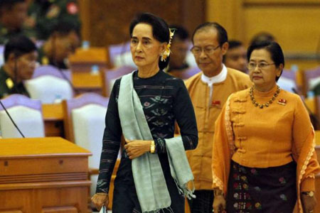 Bà Aung San Suu Kyi.